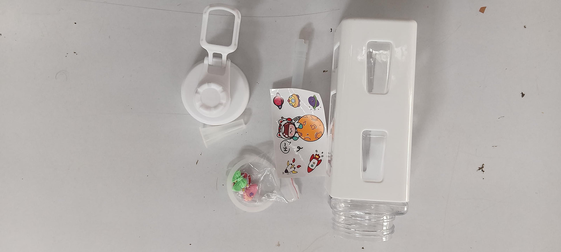 Kawaii Water Bottle with Lid and Straw (700ml)
