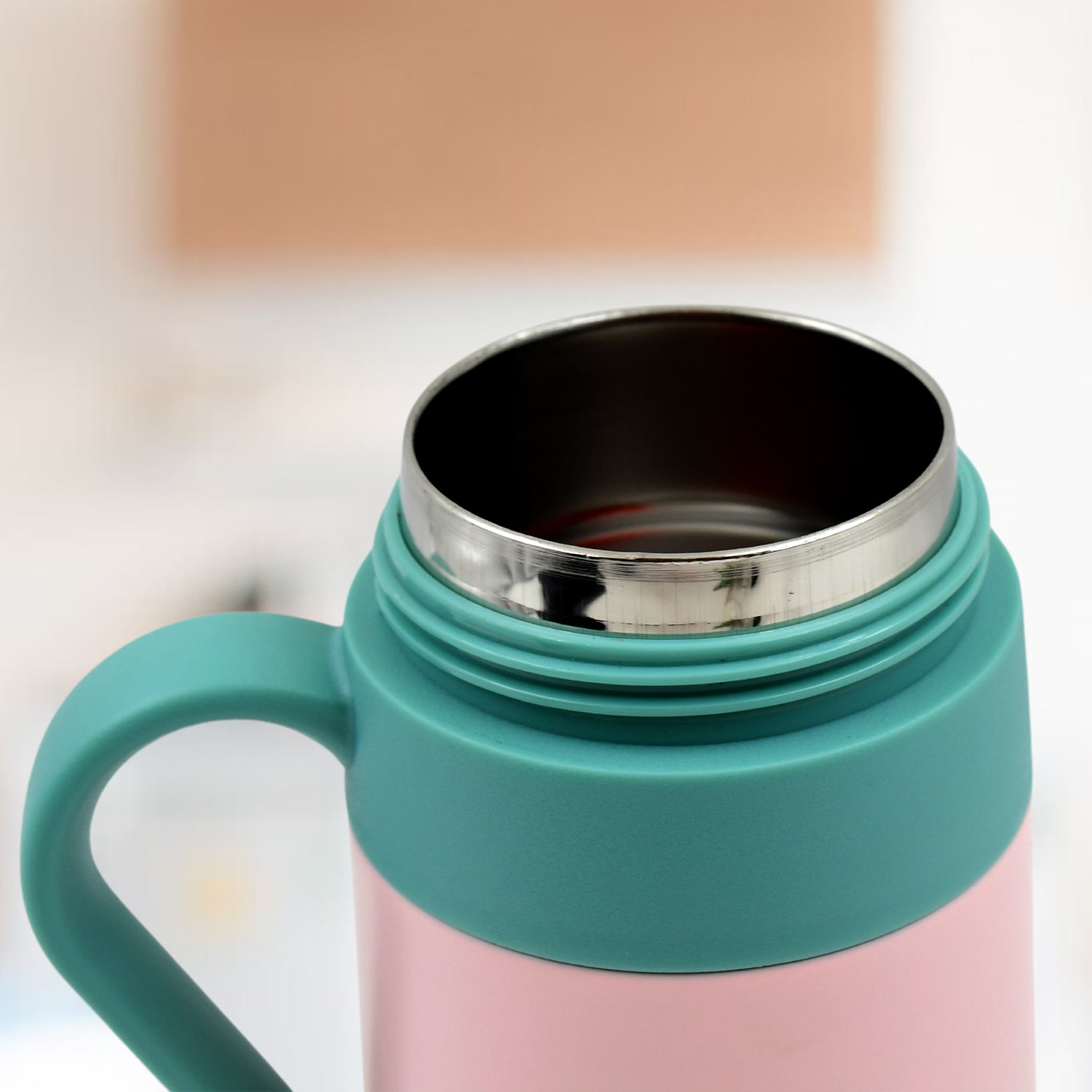 Smart Vacuum Insulated Water Bottle With Led Temperature Display  Gift Color Box (600 Ml)